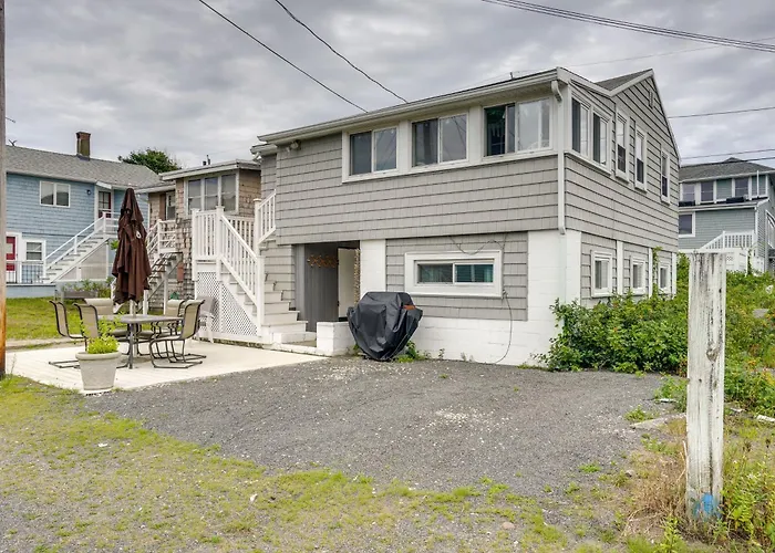 Rockport Cottage W/ Patio - Steps To Beach!